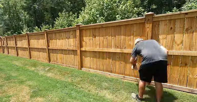 Maintains The Fence's Appearance